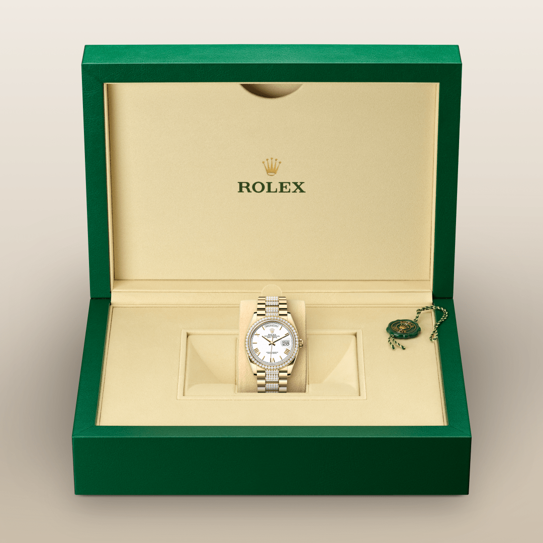 Rolex Day-Date 36 Oyster, 36 mm, sarı altın ve pırlanta M128348RBR-0065