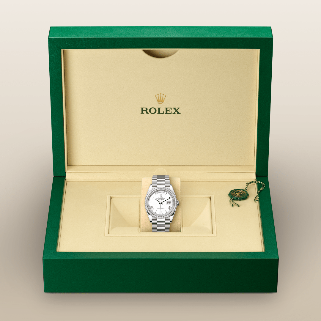 Rolex Day-Date 36 Oyster, 36 mm, beyaz altın ve pırlanta M128349RBR-0043
