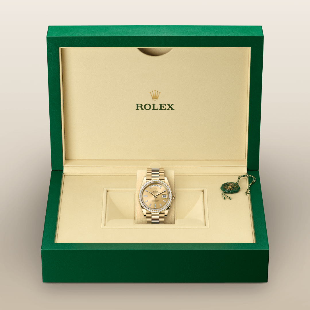 Rolex Day-Date 40 Oyster, 40 mm, sarı altın ve pırlanta M228348RBR-0002
